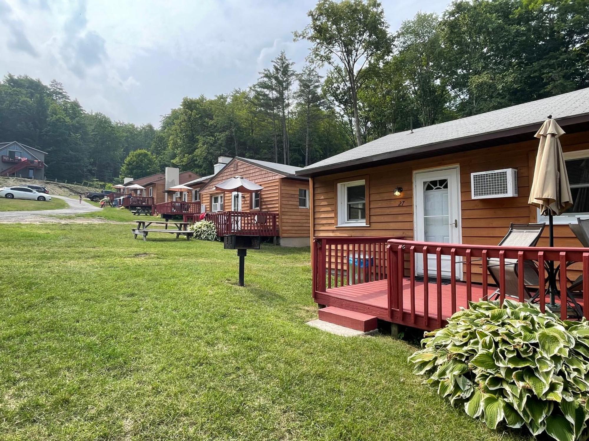 Hill View And Resort 2*