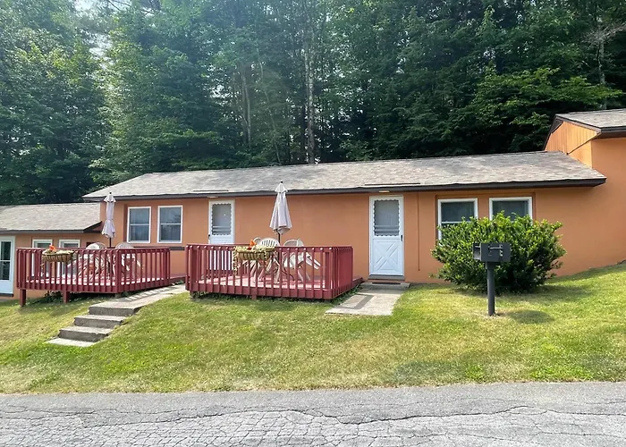 Hill View Motel And Cottages